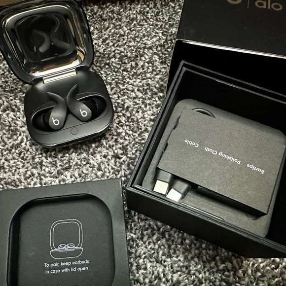 NEW Beats by Dre Black X Alo edition Wireless Earbuds w/ Glittery Charging Case - Picture 2 of 4